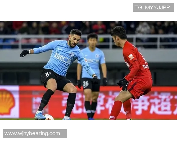 南京足球队配合引发热议球迷对战术选择和球员默契度展开激烈讨论